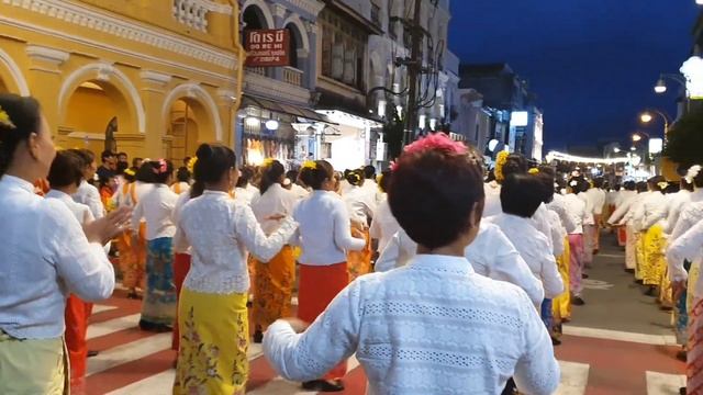 คนมาจากไหนเยอะมาก#Phuket#ท่องเที่ยวทั่วไทยพาเที่ยว @Chana4386 смотреть онлайн