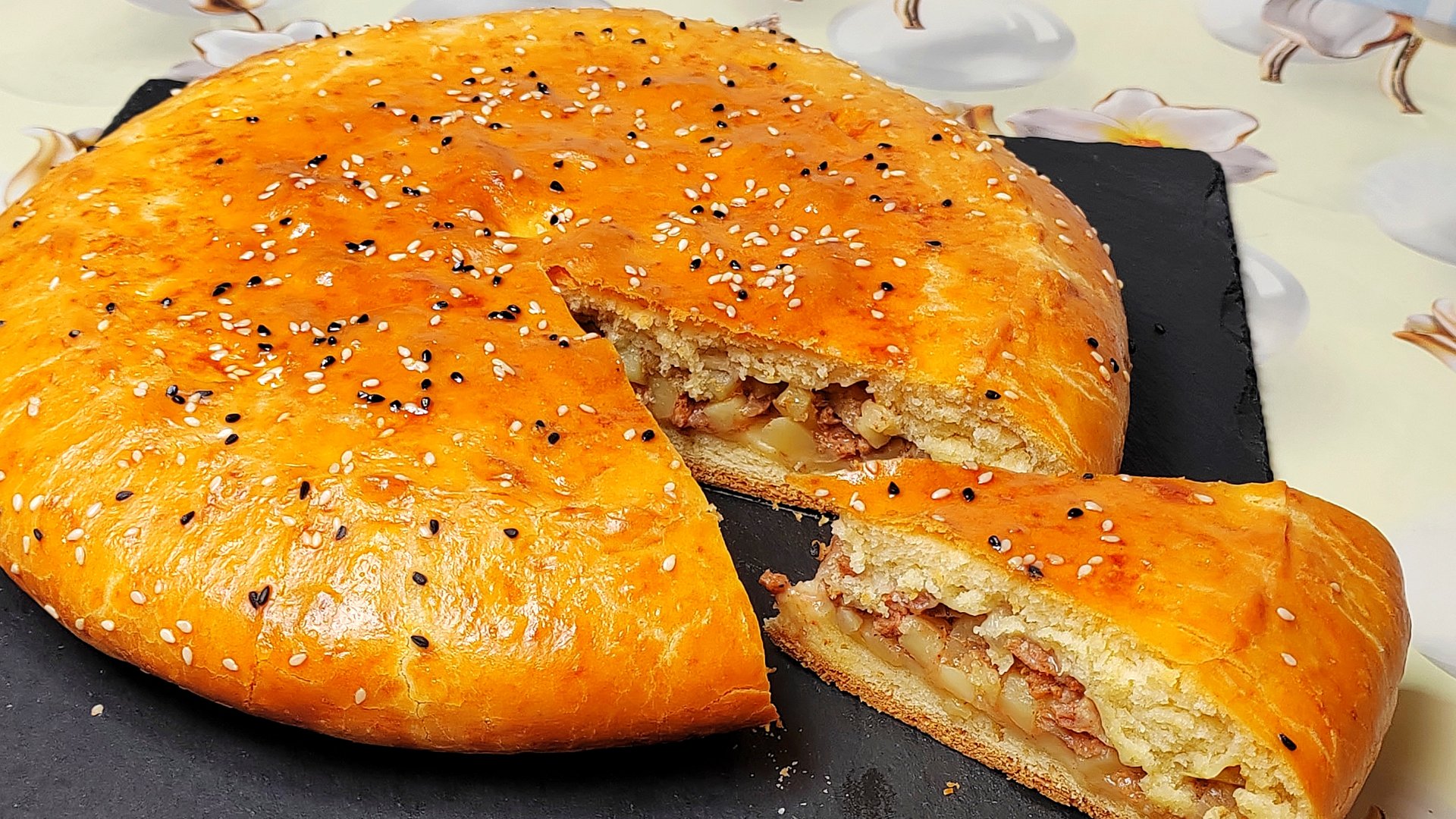 Не пирог, а золото: беру немного мяса и картошки, и восхитительный пирог на бездрожжевом тесте готов смотреть онлайн