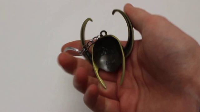 Брелок "Шлем Локи" из фильма Мстители цвет-латунь смотреть онлайн