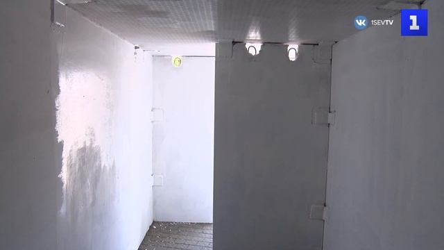 Два укрытия установили на площади Нахимова в Севастополе