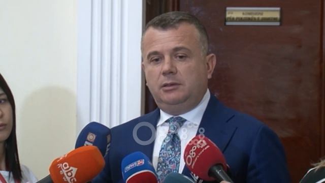 RTV Ora - Tusk në Tiranë për negociatat, takim vetëm me kryeministrin Rama смотреть онлайн