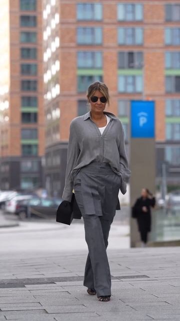 Shades of Grey! #winterfashion #winterwear #over50style #outfitinspo #outfitinspo #ootd #chicstyle смотреть онлайн