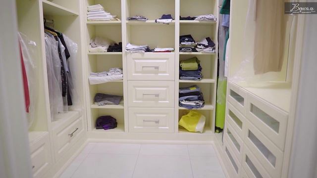 Дом с большими зеркальными часами, пос. Звездный, г. Магнитогорск