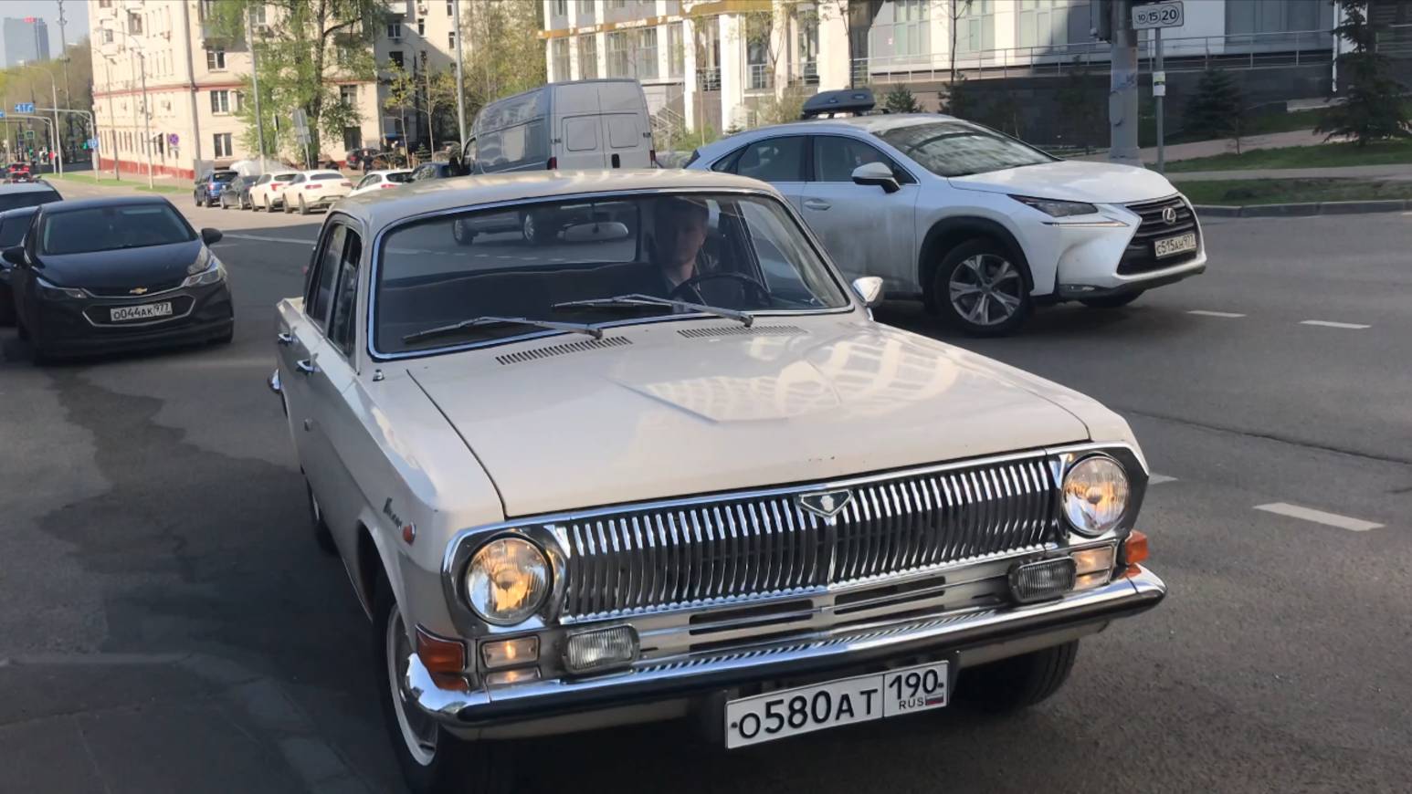 Жизнь замечательных идей. Часть 4. Волга 24. Красивая, поехали кататься смотреть онлайн