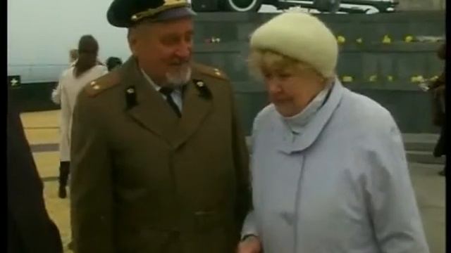 Возложение цветов у Обелиска Славы