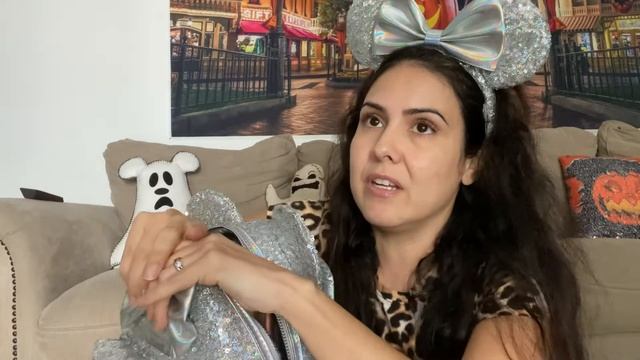 Disney Loungefly Holographic Sequin backpack Unboxing смотреть онлайн