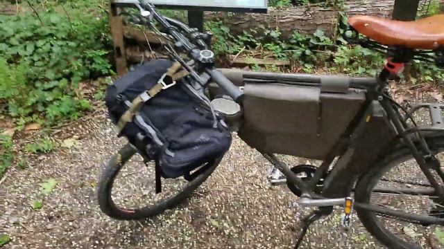 Swiss MO-93 as a mountain bike? Eagle Landing Park. Swiss m94 canteen in MR In and Out Backpack. смотреть онлайн