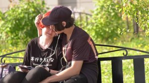 ,,Девочка ждёт, мальчик не идёт - плохо ....»
   Нижневартовск