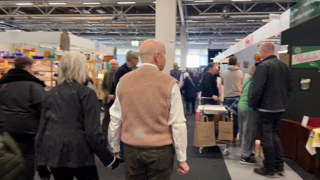 ВЫСТАВКА АНТИКВАРНЫХ И ВИНТАЖНЫХ ИЗДЕЛИЙ. ВЫСТАВКА ЯХТ.