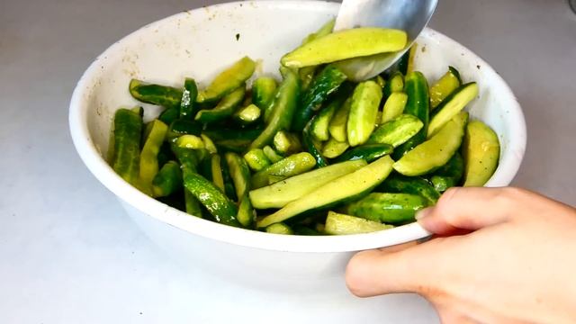 Обалденная ЗАКУСКА из ОГУРЦОВ 🥒🥒🥒 разлетается за секунду смотреть онлайн