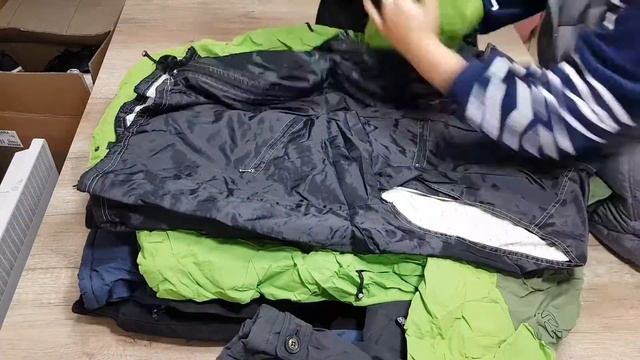 Чоловічі куртки 1сорт Зима. Секонд хенд Оптом. Польща. 30.4 кг смотреть онлайн