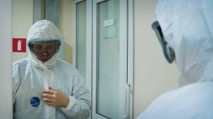 Порядок надевания классического одноразового противочумного костюма