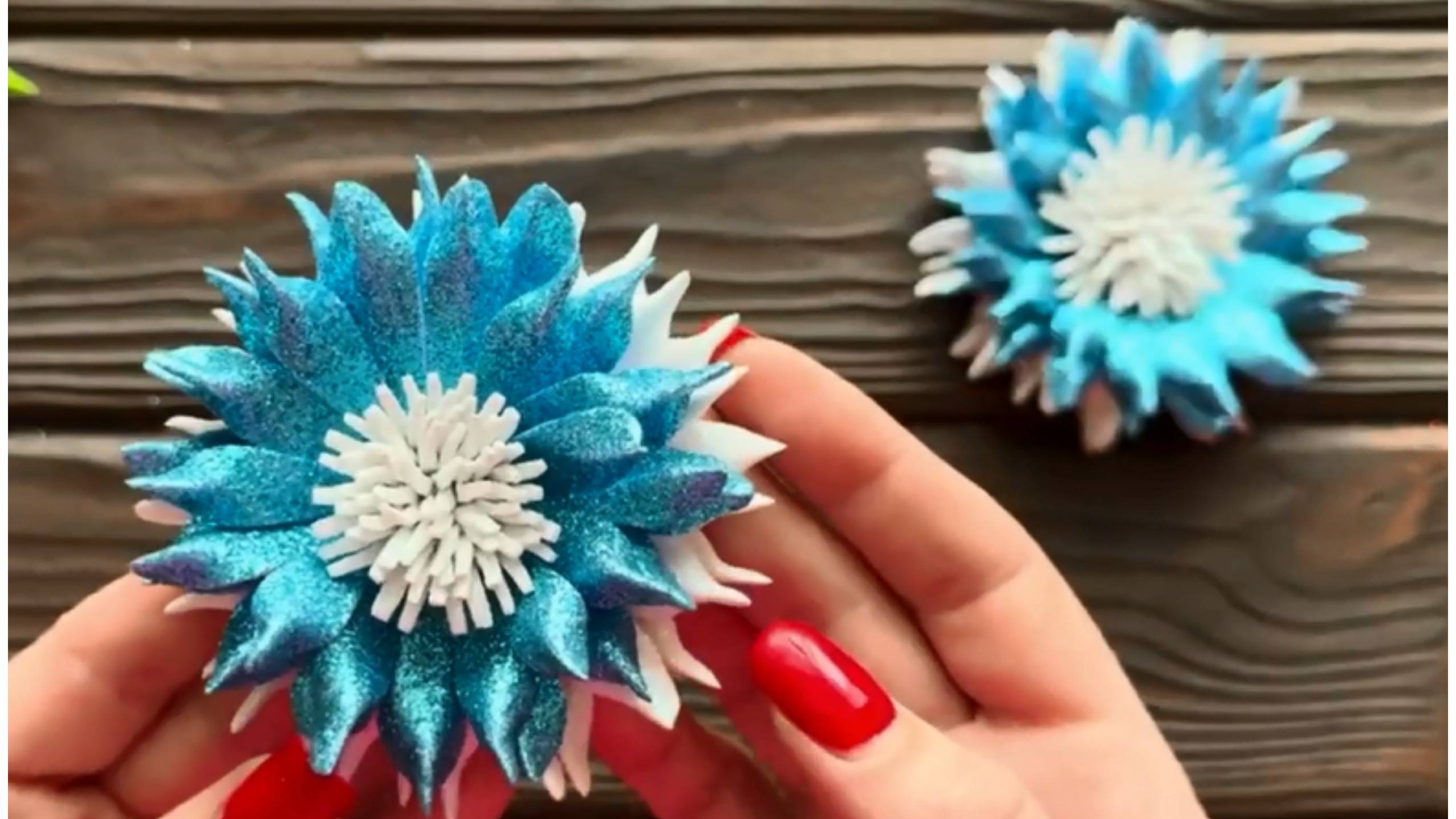 Цветы из глиттерного фоамирана Украшения из фоамирана смотреть онлайн