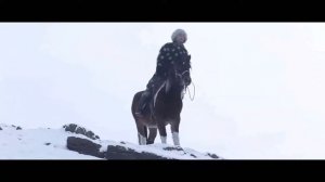 Ишкин оглу, Надежда Куулар  - Ырак эвес кыштагда.