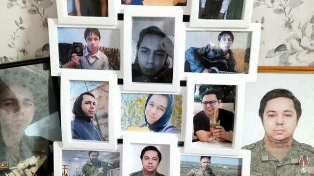 ПЫЛАЮТ СВЕЧИ ПО ПОГИБШИМ СЫНОВЬЯМ -слова Марины Мальцевой музыка исполняет Алексей Герасимов смотреть онлайн