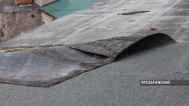 В Поселке Преображение ветром снесло кровлю больницы