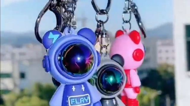 брелок космонавт на ключи сумку рюкзак