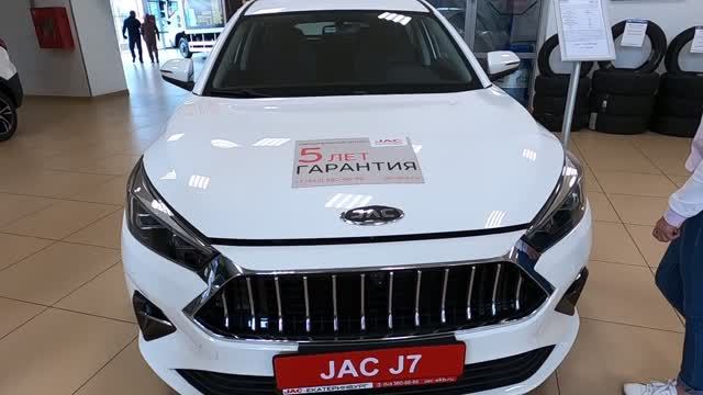 Она сказала - "Веста не очень! Рено норм, а Чанган ВАУ!". Женщина выбирает Авто. смотреть онлайн