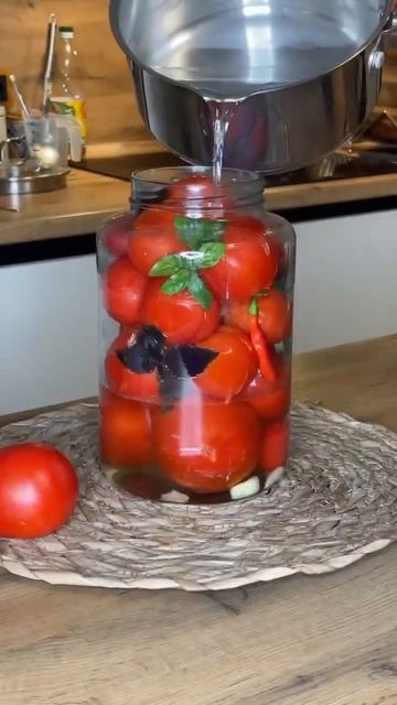 Телеграм_ Дачные будни_ Помидоры с базиликом смотреть онлайн