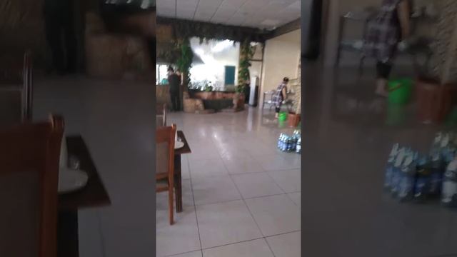 Красивая закусочная! Оригинальный фонтан смотреть онлайн