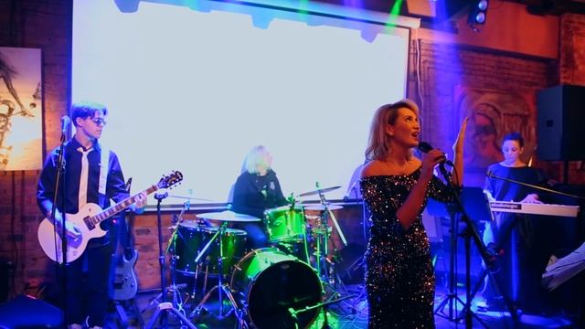 Екатерина Денисова - Папа, мама (cover А-Студио) смотреть онлайн