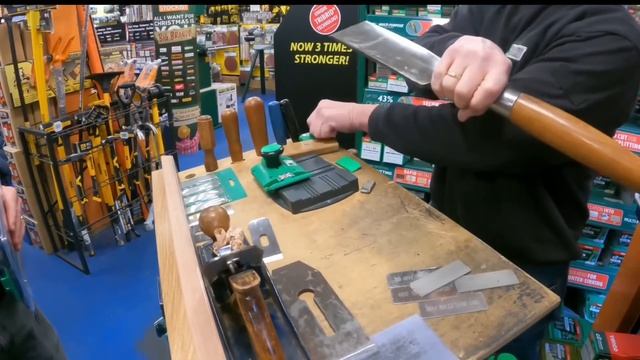 The coolest power tool shop I have ever been ! смотреть онлайн