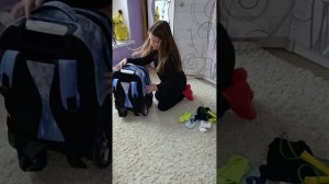 Начинающая фигуристка, обзор сумки для фигурного катания