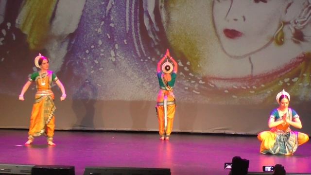 Krishna Katha | Omkara Studio | Odissi Dance 2 смотреть онлайн