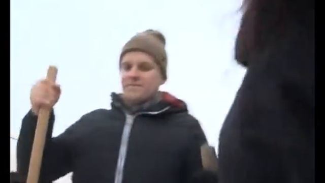 Утро добрых дел. Убираем снег ветеранам