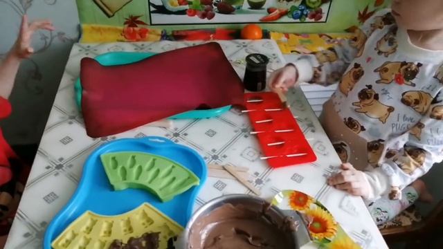 Шоколадные мишки, рыбки... смотреть онлайн