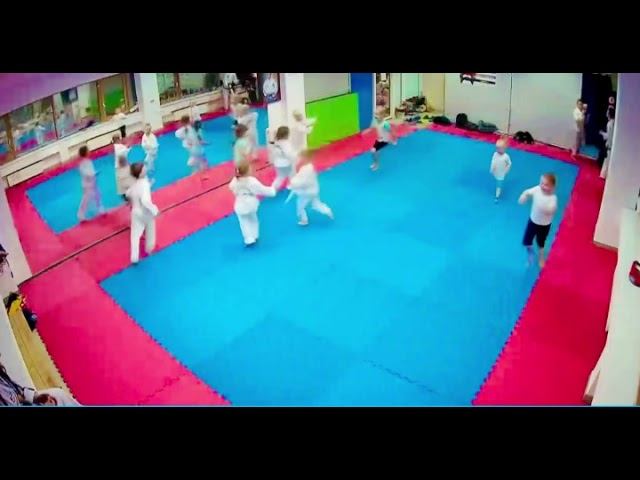 Младшая группа смотреть онлайн