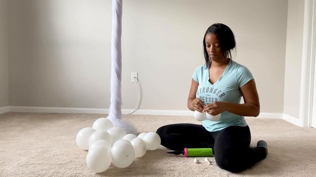 How To Create Balloon Columns For Your Wedding! | DIY Tutorial смотреть онлайн