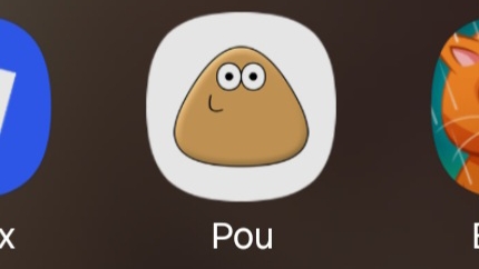 Снимаю как я играю в игру на телефоне Pou смотреть онлайн