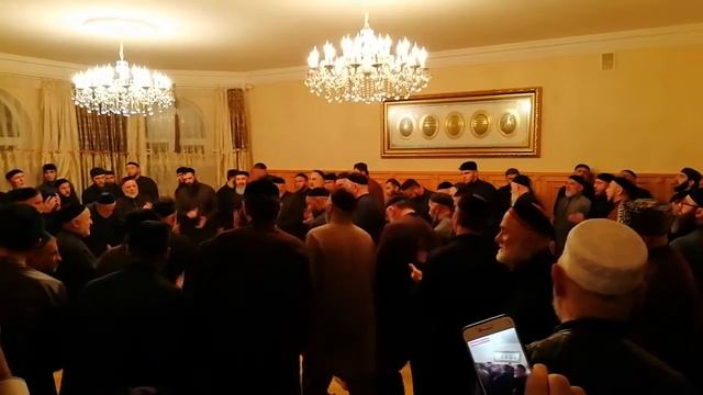 На похоронах Эсет, матери Куштова Башира! смотреть онлайн