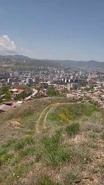 Тбилиси, вид с горы смотреть онлайн