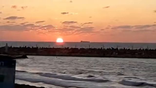 Жаркое израильское солнышко идёт на отдых... 24.09.19 смотреть онлайн