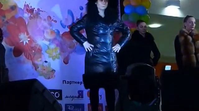Модный показ! Кожа и меха! смотреть онлайн