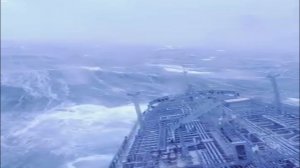 Шторм в океане 12 баллов