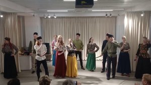 24. Едут по Берлину казаки