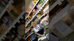 Школьник купил презервативы, реакция продавца.