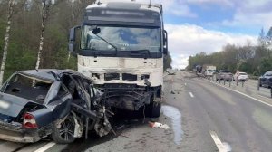 Два человека погибли в ДТП с грузовиком в Можайске