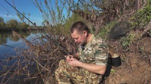 Рыбалка на реке в конце апреля. Ловлю на удочку.