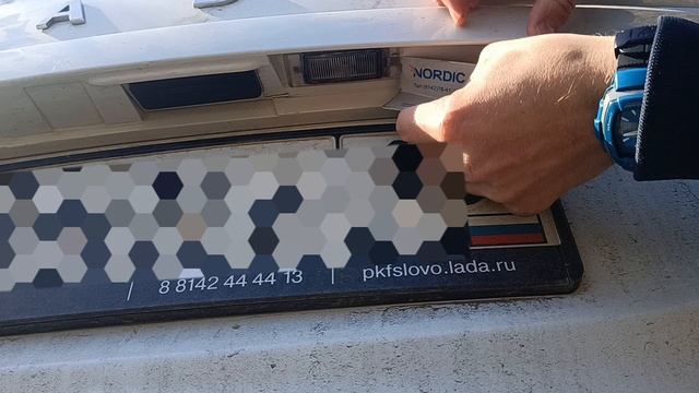 Замена лампочки подсветки номера Лада Гранта смотреть онлайн