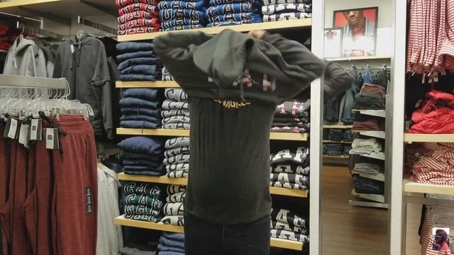 FINDING THE PERFECT WORK HOODIE VLOG смотреть онлайн