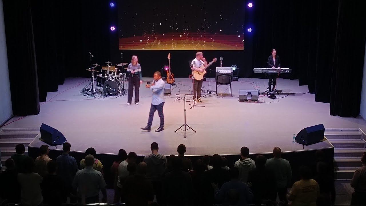 Вечернее богослужение к 30-летию Церкви Нягани. 18:00 // 14 апреля, 2024 смотреть онлайн