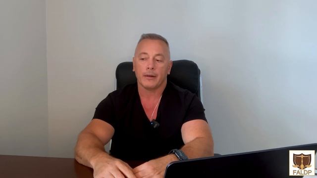 Реальные условия в детеншн-центрах США: Личный опыт и что стоит знать! смотреть онлайн