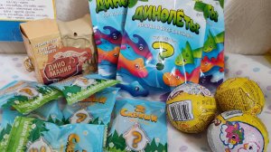 Распаковка игрушек из Красного и белого. Распаковка сюрпризов.