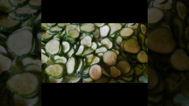 Консервация.Закуска из огурцов с горчицей #кухня #огурцы #салат #рецепты #кулинария #маминакухня смотреть онлайн