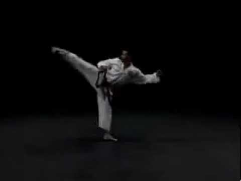 Кван Гэ видео в тхэквондо туль Черный пояс 1 Дан, хьенг 39 движений комплекс Kwang Gae Tul вид сзади смотреть онлайн