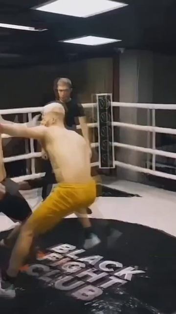 JAMBOZI ЖЕСТКО ВЫРУБИЛ БЕЛАРУСА ОТКРЫТЫЙ ПЕРЕЛОМ #КУЛАКИ #ЖЕСТЬ #JAMBOZI смотреть онлайн